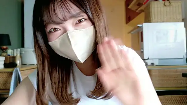 Snapshot of _Yui_ chatting on September 27, 2025, 6:19 am  Yui  online show from September 27, 2025, 6:19 am