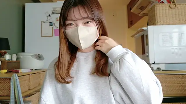 Snapshot of _Yui_ chatting on October 12, 2025, 4:25 am  Yui  online show from October 12, 2025, 4:25 am