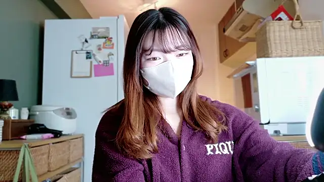 Snapshot of _Yui_ chatting on October 24, 2025, 3:27 am  Yui  online show from October 24, 2025, 3:27 am