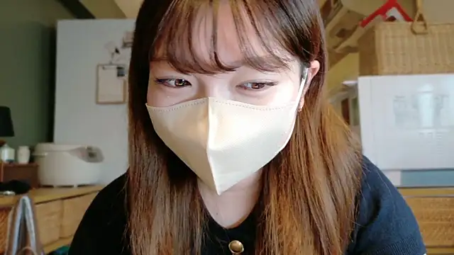 Snapshot of _Yui_ chatting on September 28, 2025, 7:59 am  Yui  online show from September 28, 2025, 7:59 am