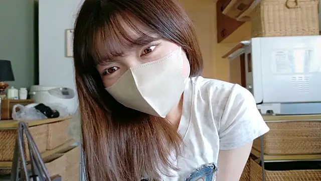 Snapshot of _Yui_ chatting on September 16, 2025, 3:18 am  Yui  online show from September 16, 2025, 3:18 am