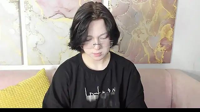 fiamoory online show from March 10, 2026, 1:20 am