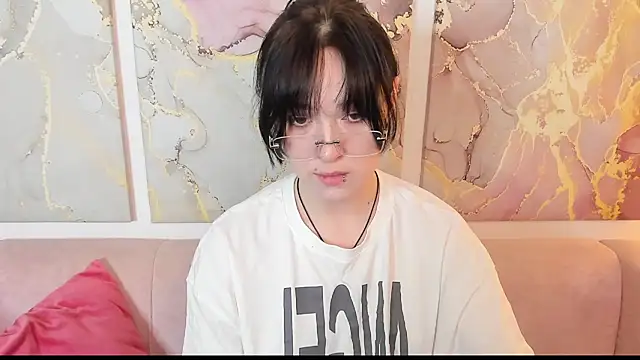 fiamoory online show from March 27, 2026, 8:22 am