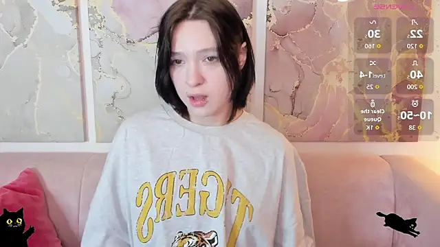 fiamoory online show from May 13, 2026, 1:34 am