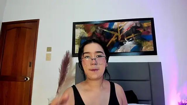 Snapshot of LaraGoldd chatting on September 28, 2025, 2:35 pm LaraGoldd online show from September 28, 2025, 2:35 pm