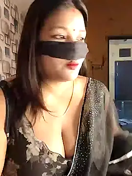 Snapshot of Radhikadavi879 chatting on October 29, 2025, 3:33 pm Radhikadavi879 online show from October 29, 2025, 3:33 pm