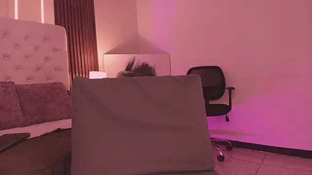 Snapshot of alisson_sanders chatting on February 18, 2026, 1:18 pm alisson sanders online show from February 18, 2026, 1:18 pm