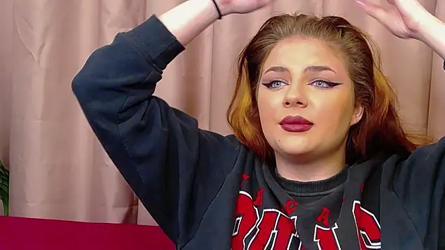 Snapshot of SophieRossie chatting on December 10, 2024, 5:50 am SophieRossie online show from December 10, 2024, 5:50 am