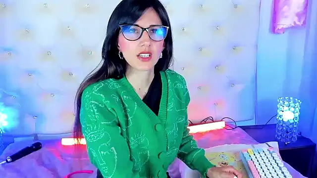 jade white  online show from February 20, 2025, 12:36 pm