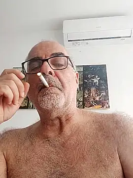 Snapshot of Satiro_Sevilla chatting on September 18, 2025, 3:15 pm Satiro Sevilla online show from September 18, 2025, 3:15 pm