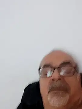 Snapshot of Satiro_Sevilla chatting on October 4, 2025, 9:05 pm Satiro Sevilla online show from October 4, 2025, 9:05 pm