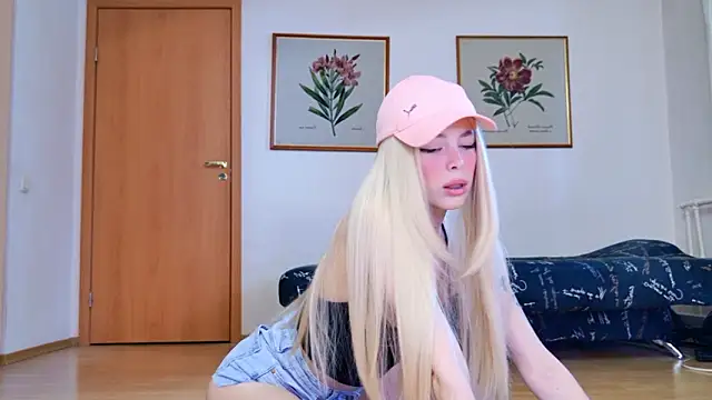 hard candyy online show from February 17, 2026, 12:35 pm