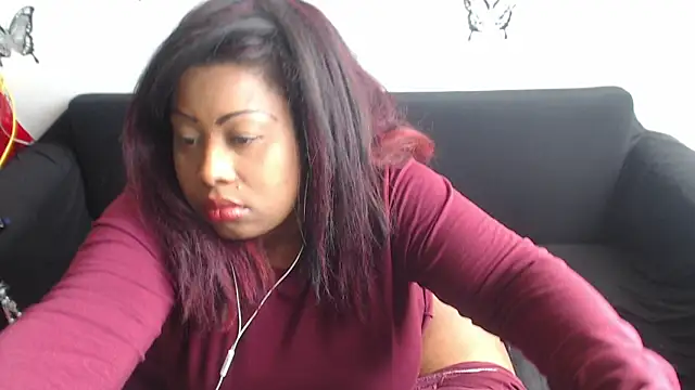 ROSEXXMARY online show from November 20, 2025, 7:47 pm