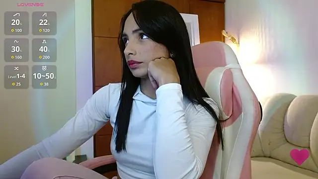 AnnitaSerna  online show from February 18, 2026, 2:31 am