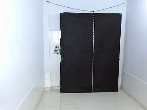 Snapshot of latino_hotxxx chatting on December 1, 2024, 9:31 pm latino hotxxx online show from December 1, 2024, 9:31 pm