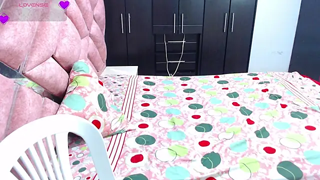 moan sex2 online show from April 12, 2026, 3:43 am