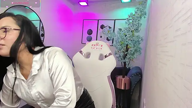 Tiara rr online show from March 12, 2026, 3:45 am