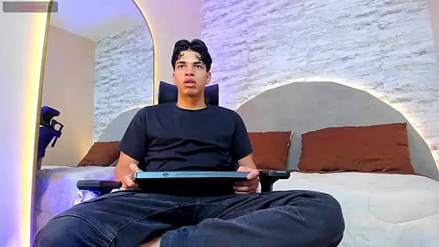 Benjamin More online show from February 28, 2025, 7:14 pm