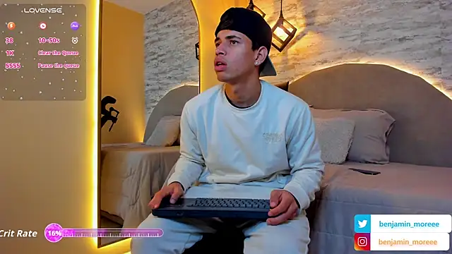 Snapshot of Benjamin_More chatting on September 24, 2025, 11:50 am Benjamin More online show from September 24, 2025, 11:50 am