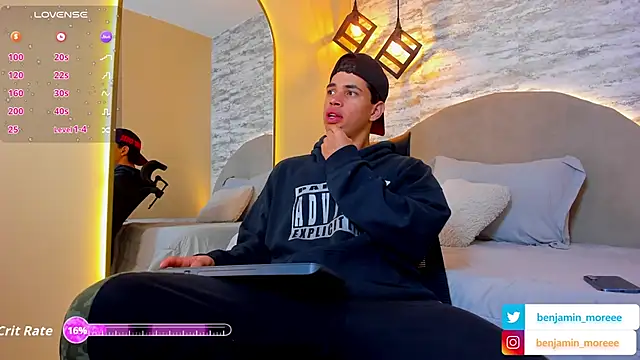 Snapshot of Benjamin_More chatting on October 2, 2025, 10:51 am Benjamin More online show from October 2, 2025, 10:51 am