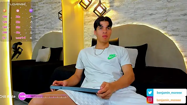 Snapshot of Benjamin_More chatting on October 7, 2025, 3:13 pm Benjamin More online show from October 7, 2025, 3:13 pm