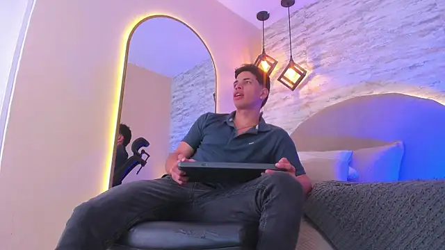 Benjamin More online show from July 28, 2026, 2:08 am