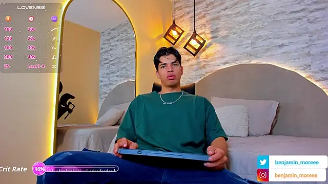 Snapshot of Benjamin_More chatting on October 6, 2025, 12:28 pm Benjamin More online show from October 6, 2025, 12:28 pm