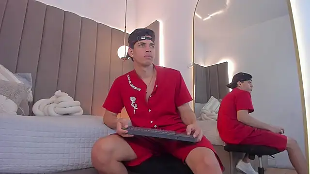 Benjamin More online show from July 7, 2026, 1:52 am