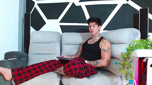 JUSTIN FULLER1 online show from November 28, 2025, 9:59 pm