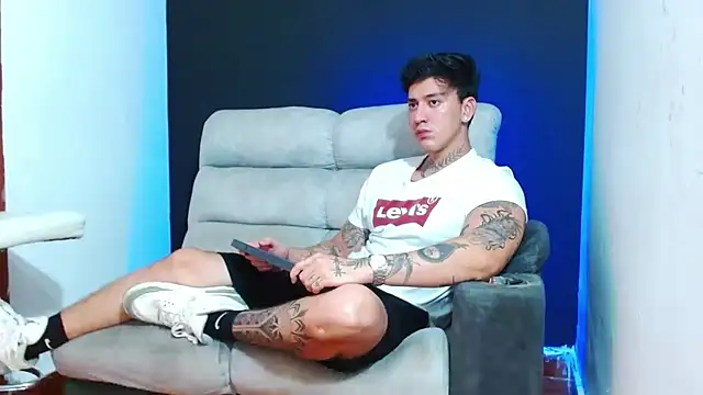 JUSTIN FULLER1 online show from May 27, 2026, 3:03 am