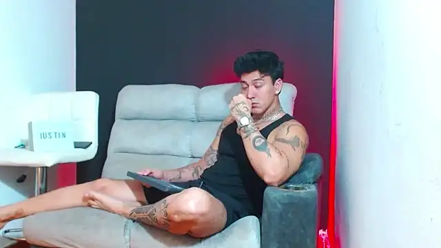 JUSTIN FULLER1 online show from February 19, 2026, 9:01 pm