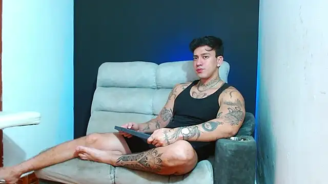 Snapshot of JUSTIN_FULLER1 chatting on July 8, 2026, 4:29 pm JUSTIN FULLER1 online show from July 8, 2026, 4:29 pm