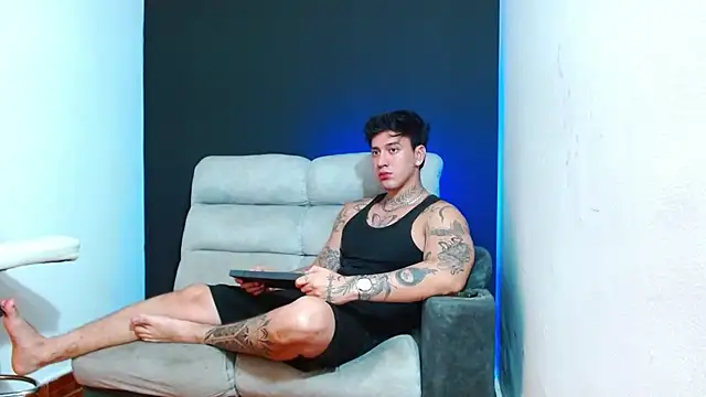Snapshot of JUSTIN_FULLER1 chatting on June 15, 2026, 12:44 am JUSTIN FULLER1 online show from June 15, 2026, 12:44 am