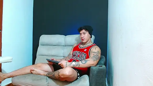 Snapshot of JUSTIN_FULLER1 chatting on July 24, 2026, 2:35 pm JUSTIN FULLER1 online show from July 24, 2026, 2:35 pm