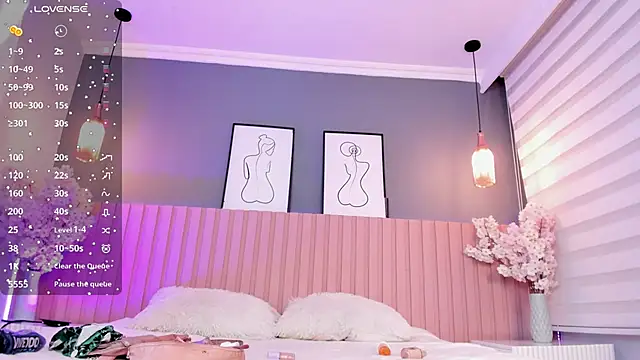 Snapshot of babee_sophie chatting on October 24, 2025, 4:22 am babee sophie online show from October 24, 2025, 4:22 am