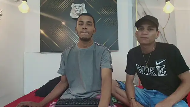 Snapshot of JordanAndAndrew chatting on October 21, 2025, 8:19 pm JordanAndAndrew online show from October 21, 2025, 8:19 pm