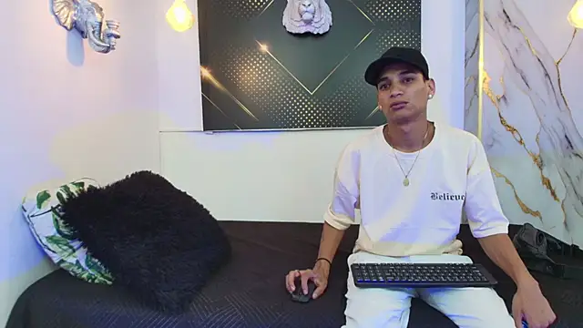 Snapshot of JordanAndAndrew chatting on October 29, 2025, 8:41 pm JordanAndAndrew online show from October 29, 2025, 8:41 pm