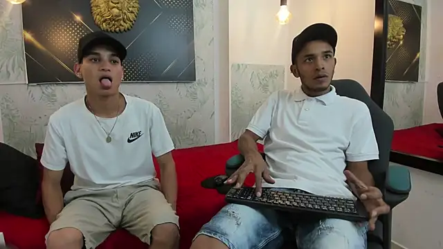 Snapshot of JordanAndAndrew chatting on February 23, 2025, 8:22 pm JordanAndAndrew online show from February 23, 2025, 8:22 pm