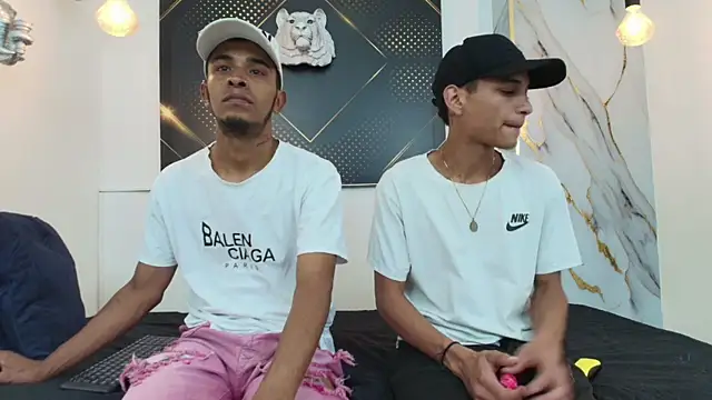 Snapshot of JordanAndAndrew chatting on October 5, 2025, 8:10 pm JordanAndAndrew online show from October 5, 2025, 8:10 pm