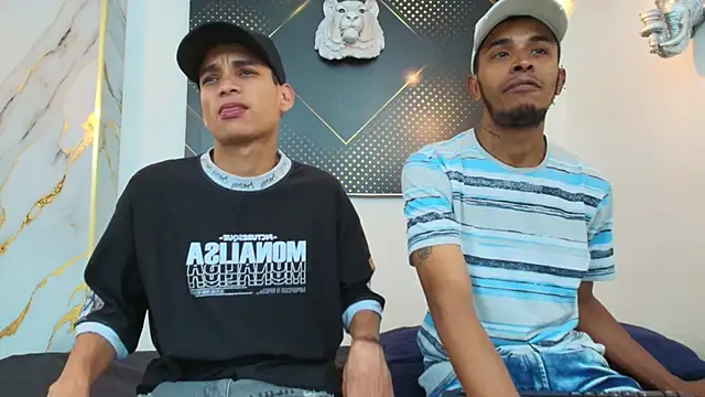 Snapshot of JordanAndAndrew chatting on October 1, 2025, 8:35 pm JordanAndAndrew online show from October 1, 2025, 8:35 pm