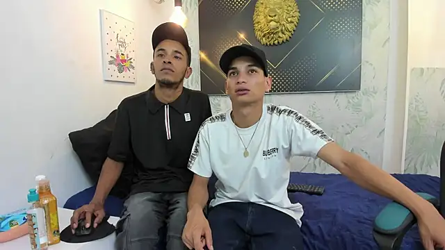 Snapshot of JordanAndAndrew chatting on February 21, 2025, 7:21 pm JordanAndAndrew online show from February 21, 2025, 7:21 pm