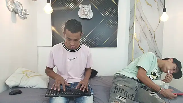 JordanAndAndrew online show from November 14, 2025, 8:12 pm