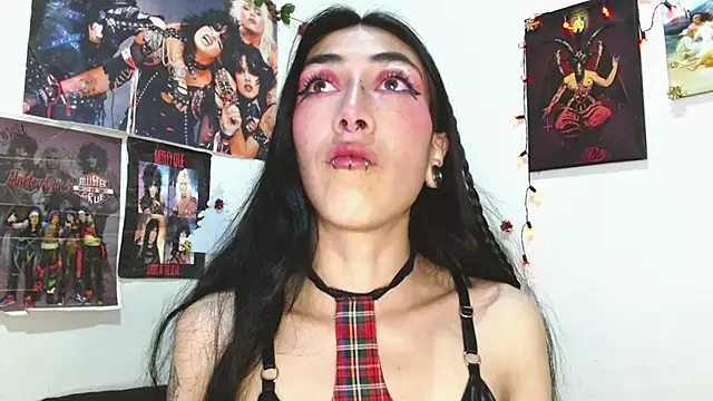 Asterothxznikki online show from December 23, 2024, 7:06 am