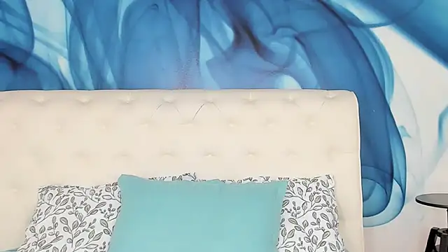 SkinnyDolly online show from October 25, 2025, 2:11 am