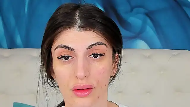 SkinnyDolly online show from March 30, 2026, 2:02 am