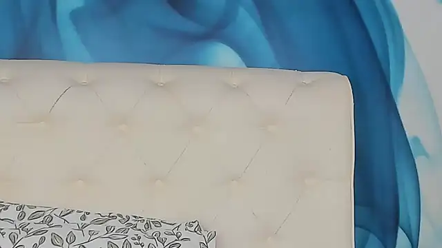 SkinnyDolly online show from May 24, 2026, 3:39 am