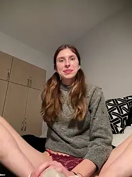 emma05 online show from February 19, 2025, 5:38 pm