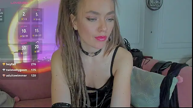 KellyFouler online show from December 22, 2024, 4:27 pm