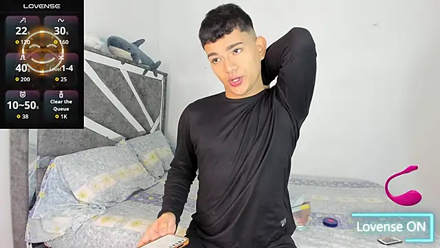 Snapshot of ander_deimond_ chatting on October 15, 2025, 1:30 pm ander deimond  online show from October 15, 2025, 1:30 pm