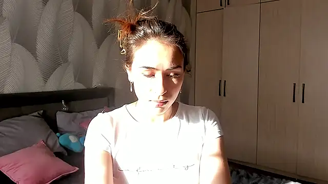 Bambiii bby online show from September 20, 2025, 2:16 am